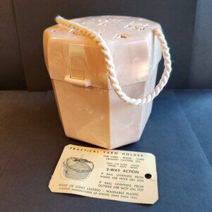Vintage Hommer Yarn Holder Pink Marbled Plastic with Original Tag